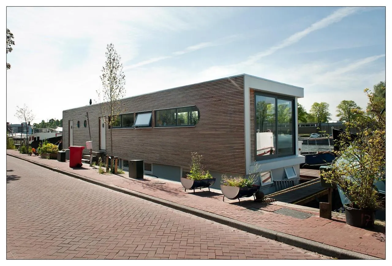 Private Guesthouse Bnb The Waterhouse Houseboat location