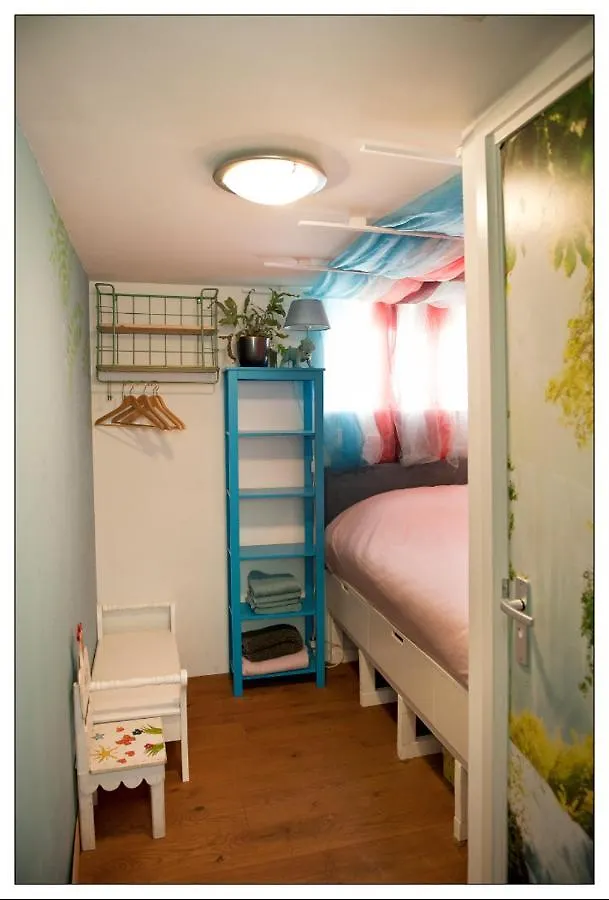Private Guesthouse Bnb The Waterhouse Houseboat Amsterdam Apartment