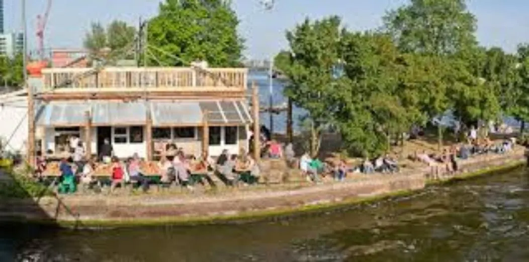 Apartment Private Guesthouse Bnb The Waterhouse Houseboat Amsterdam Netherlands