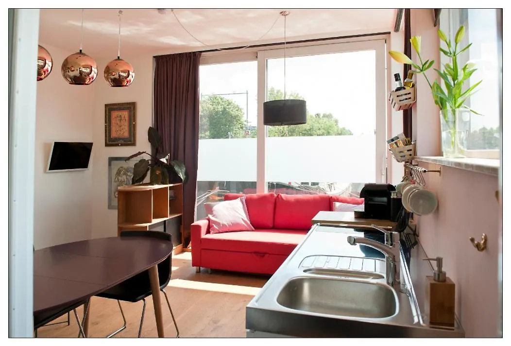 Apartment Private Guesthouse Bnb The Waterhouse Houseboat Amsterdam